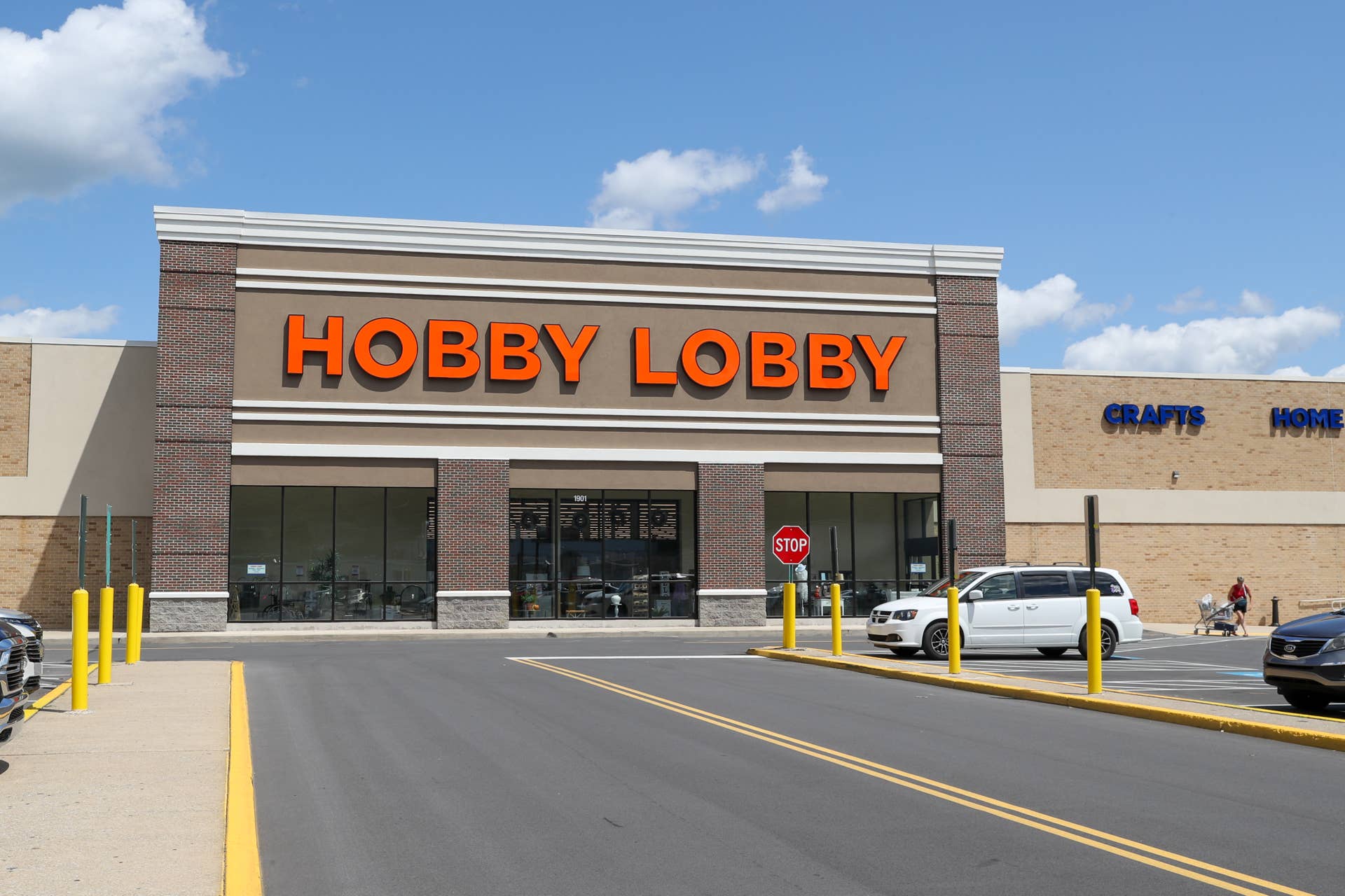 Shoppers Are Raving About Hobby Lobby's Stylish $5 Bird Feeder - Parade