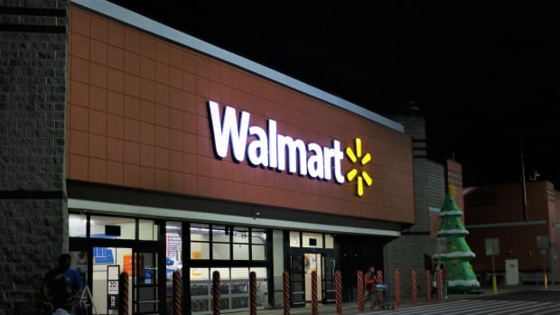 Walmart Is Selling a 400 Christmas Cat Tree for Just 70 for Black Friday It s Flying Off Shelves Parade Pets