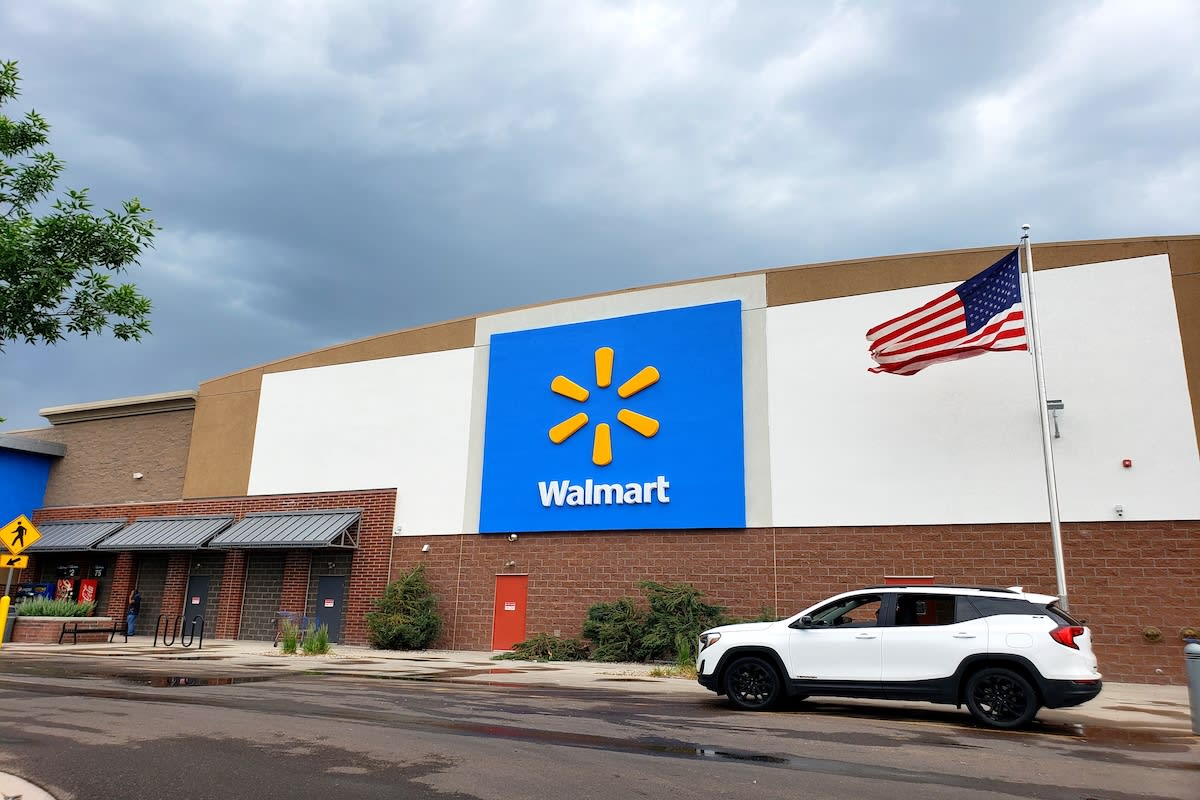 Walmart's Zalalova Dog Bowl Stand Is a Must-Have - Parade Pets